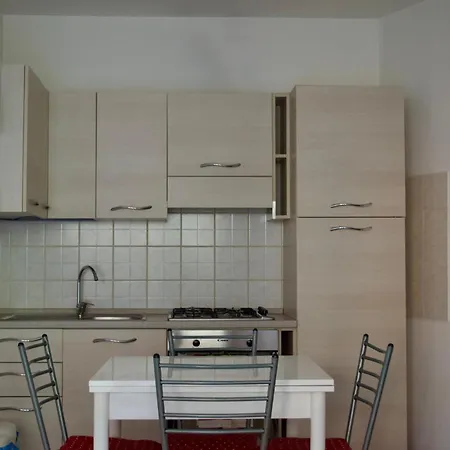 Splendido Bilocale Con Piscina アパート Brebbia