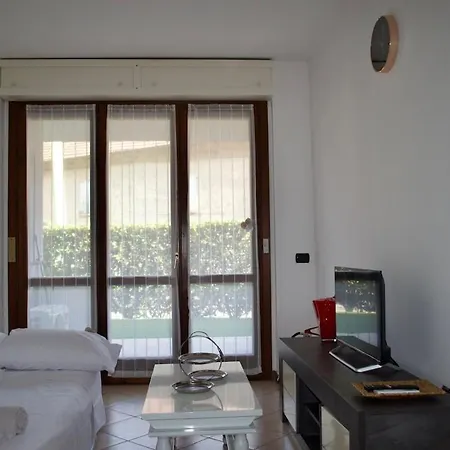 Splendido Bilocale Con Piscina アパート