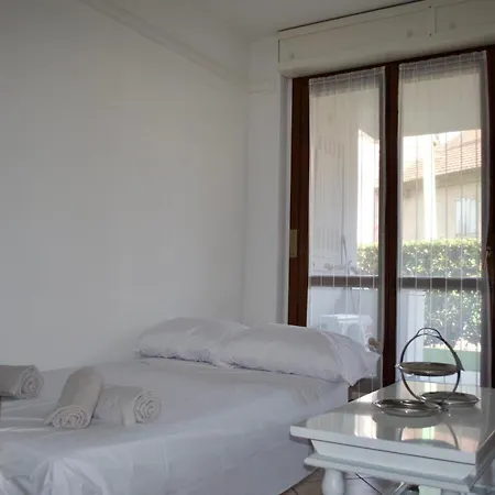 Splendido Bilocale Con Piscina アパート