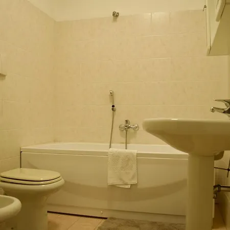 Splendido Bilocale Con Piscina アパート